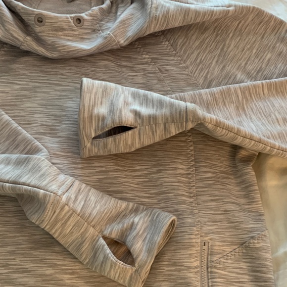 EUC Athleta  Light Gray Hooded Sweatshirt XS Women’s - Picture 5 of 14